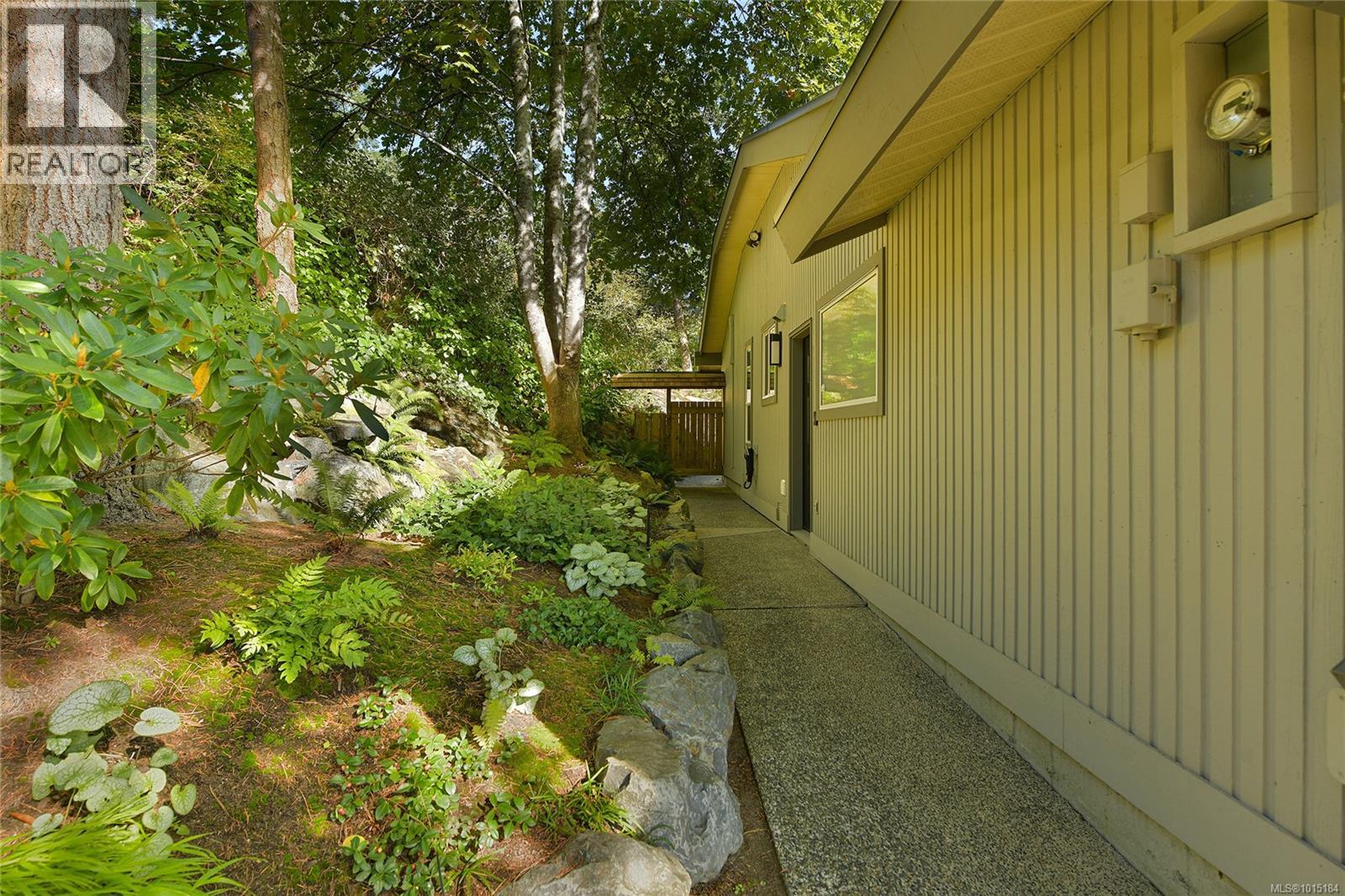  4467 Autumnwood Lane, Saanich
