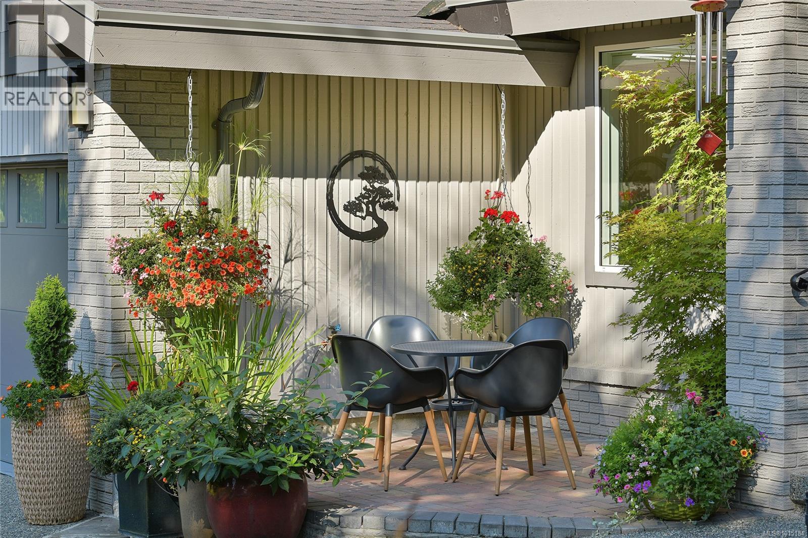  4467 Autumnwood Lane, Saanich