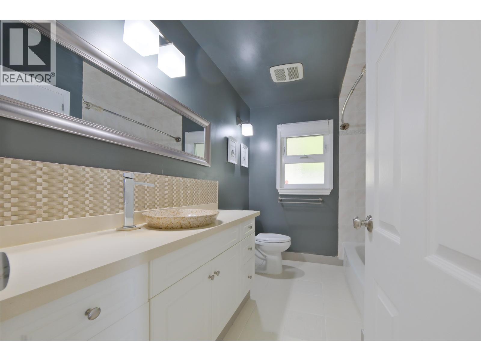3915 WESTRIDGE AVENUE, West Vancouver