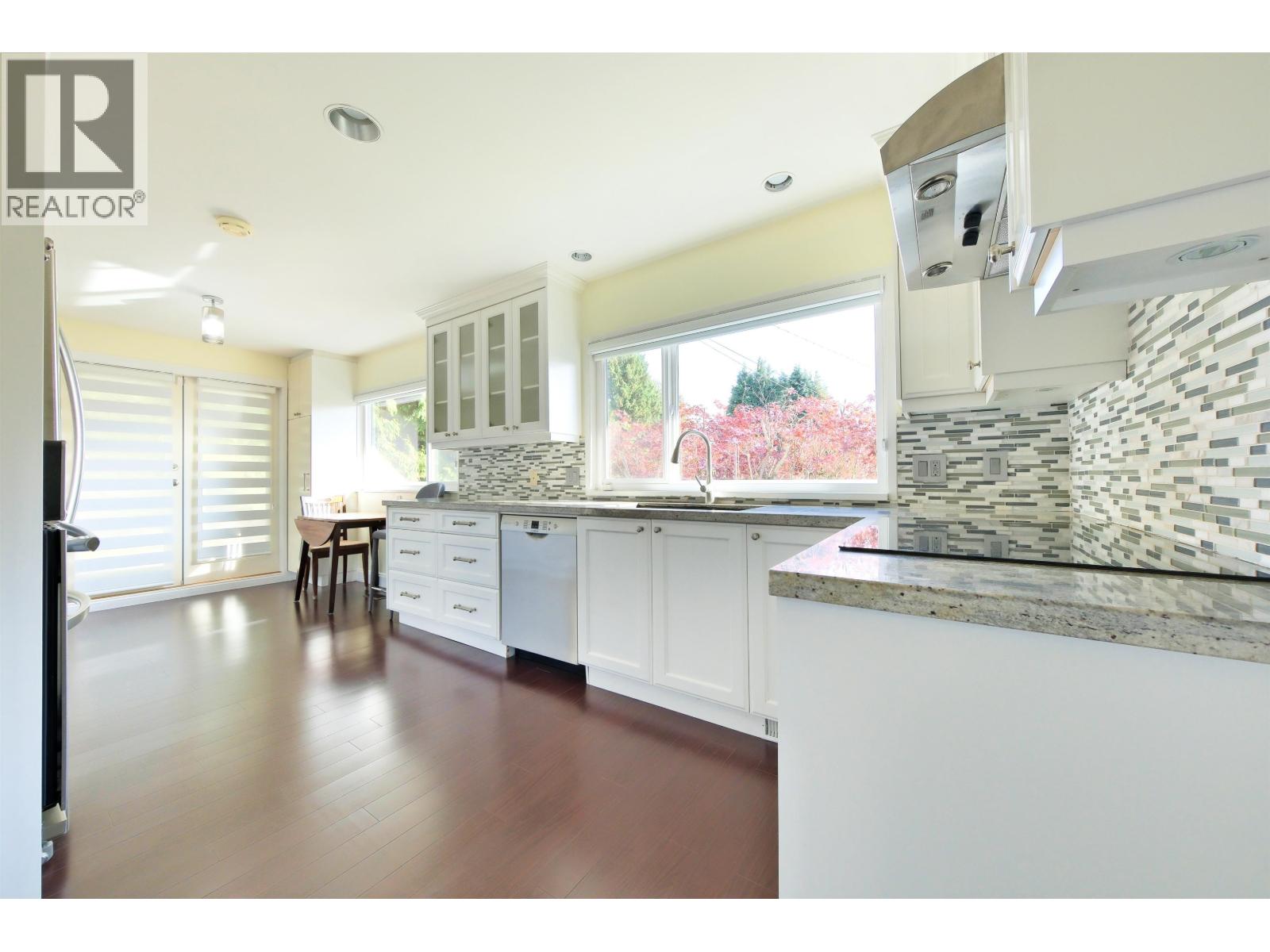 3915 WESTRIDGE AVENUE, West Vancouver