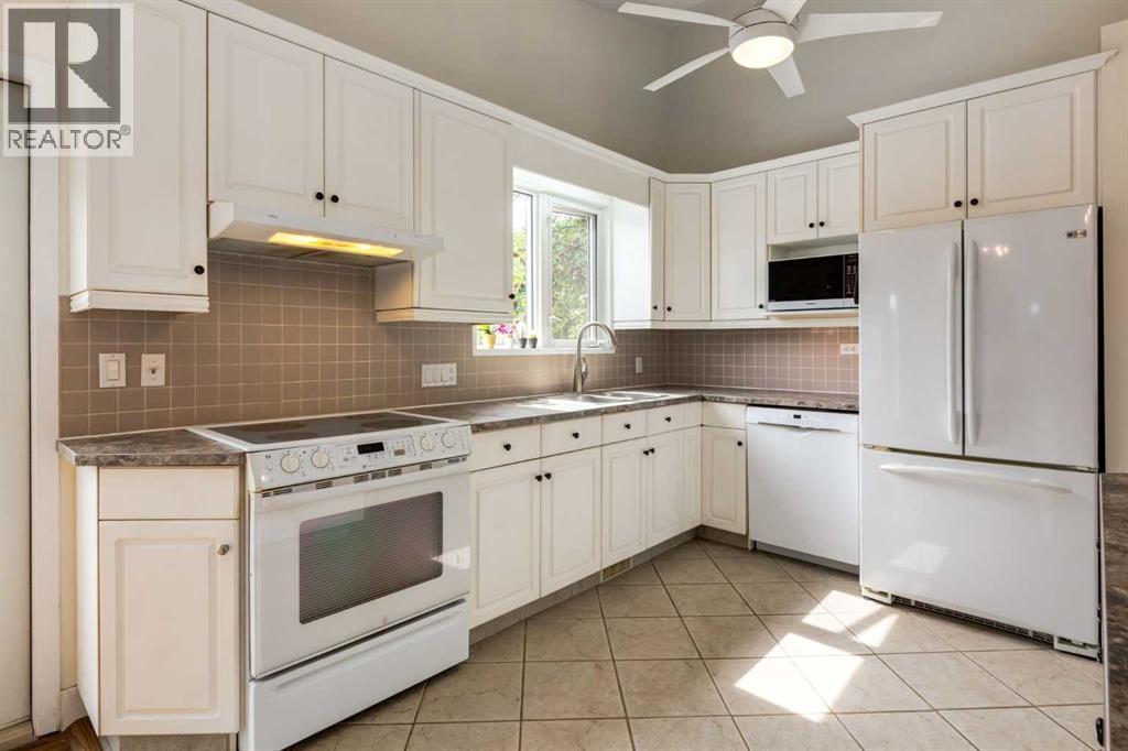 Single Family House 3 Level for Sale in  Athlone Road SE Acadia Calgary 