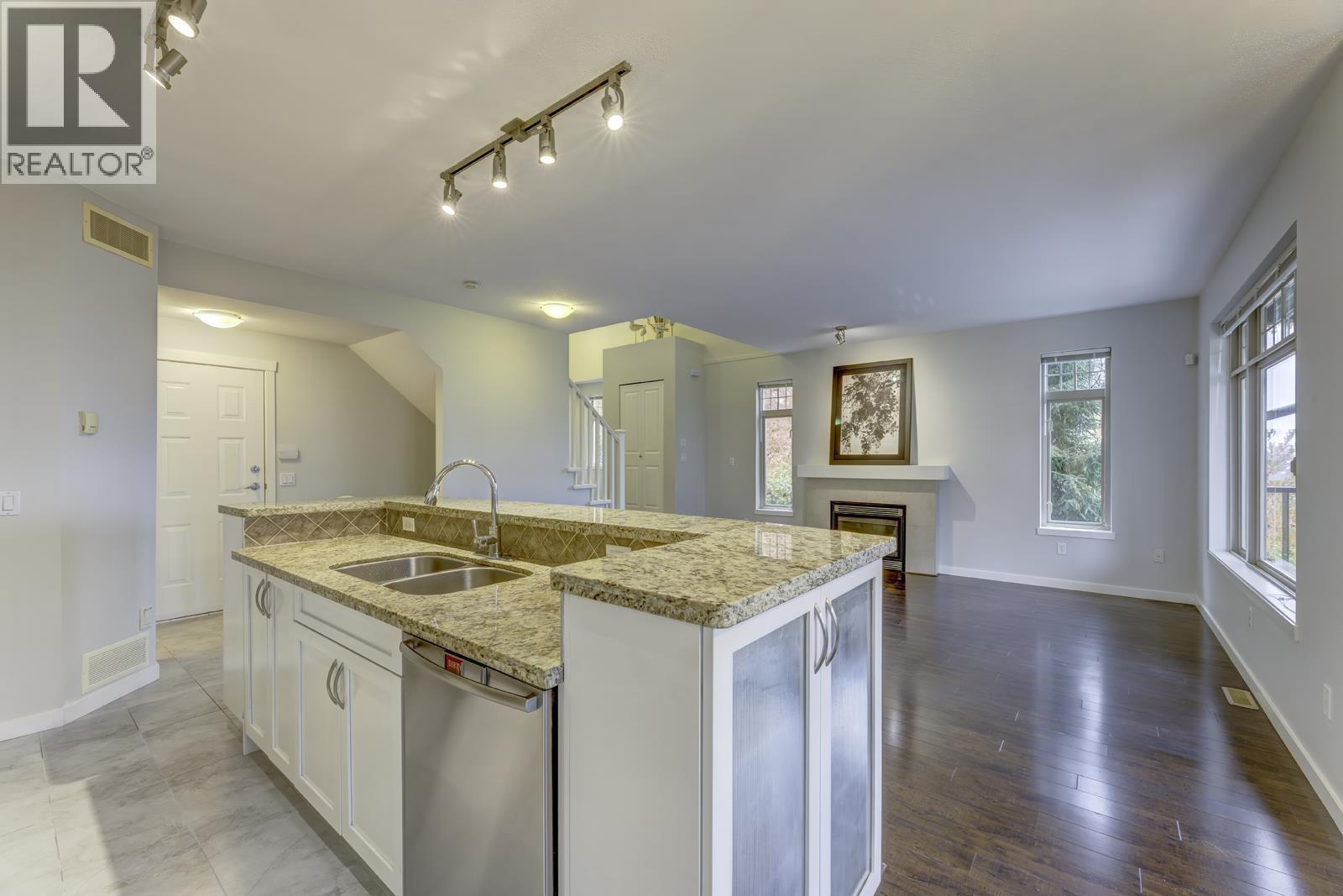 29 55 HAWTHORN DRIVE, Port Moody