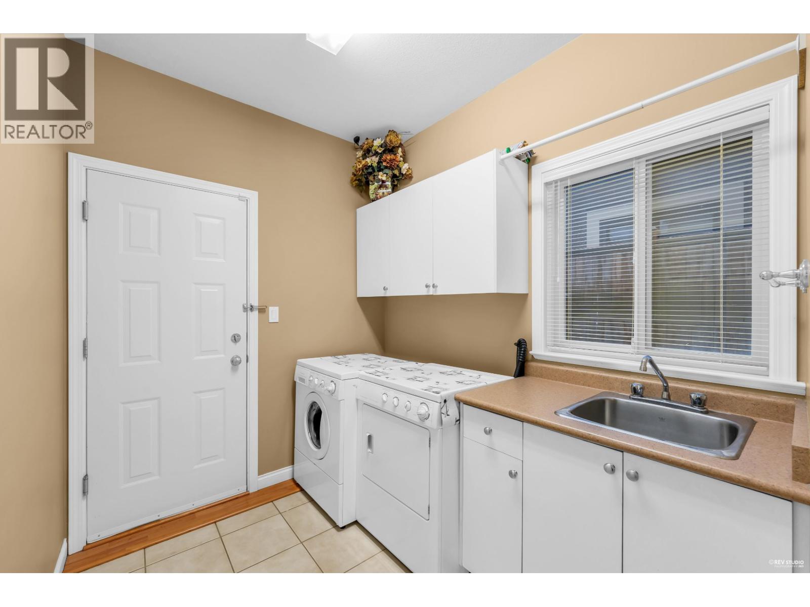 3673 LOCKHART ROAD, Richmond