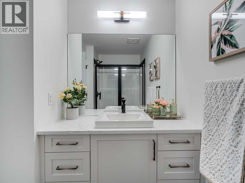 Single Family House for Sale in   st Street SW Springbank Hill Calgary 