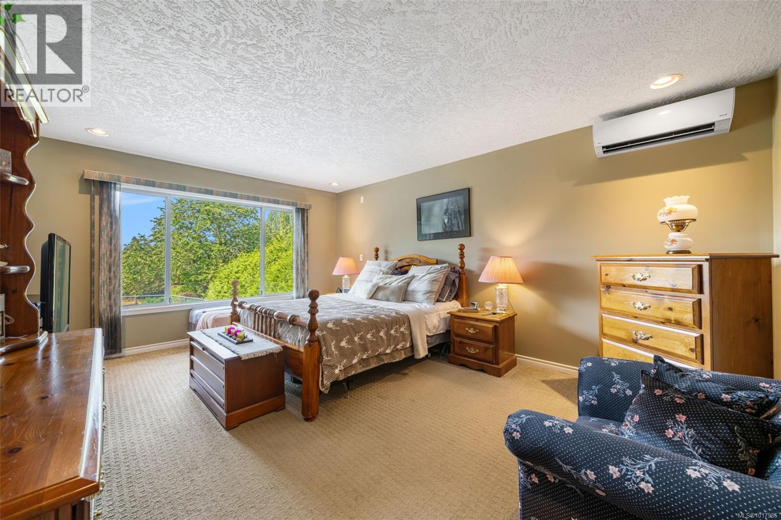 9168 West Saanich Rd, North Saanich