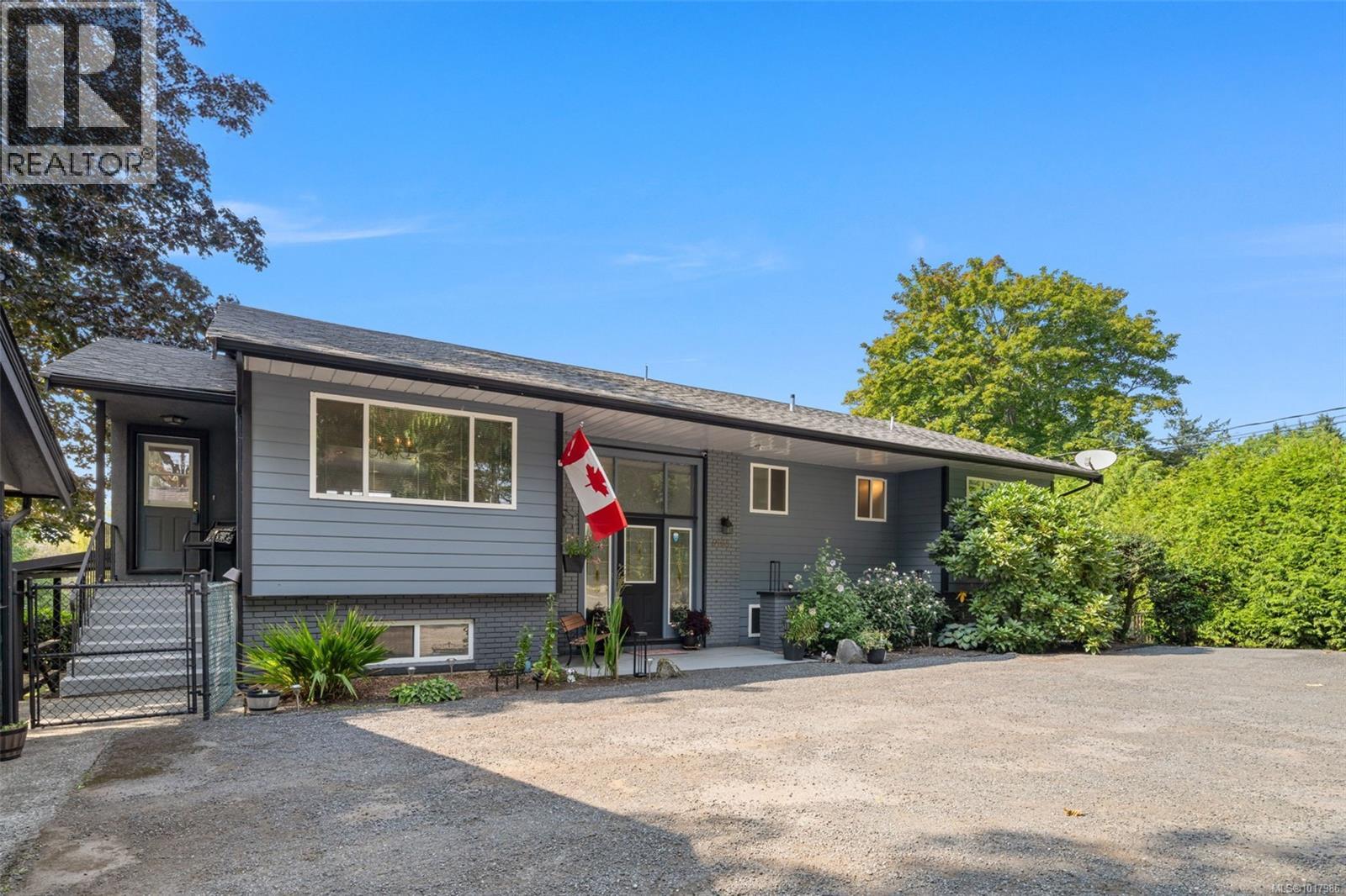 9168 West Saanich Rd, North Saanich