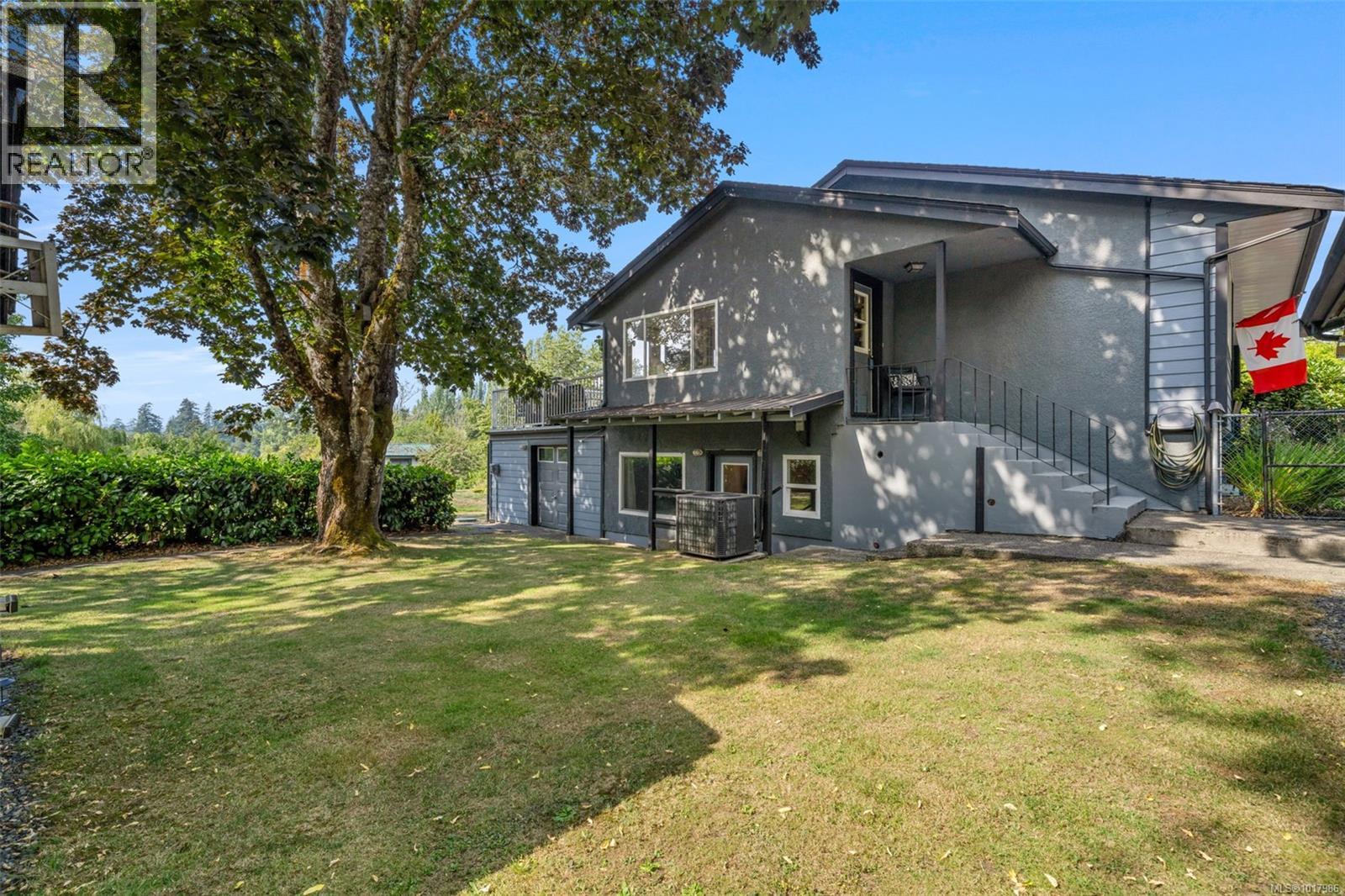 9168 West Saanich Rd, North Saanich