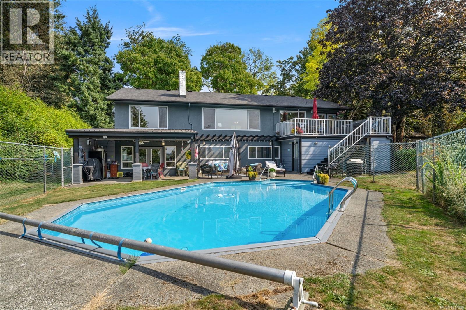 9168 West Saanich Rd, North Saanich