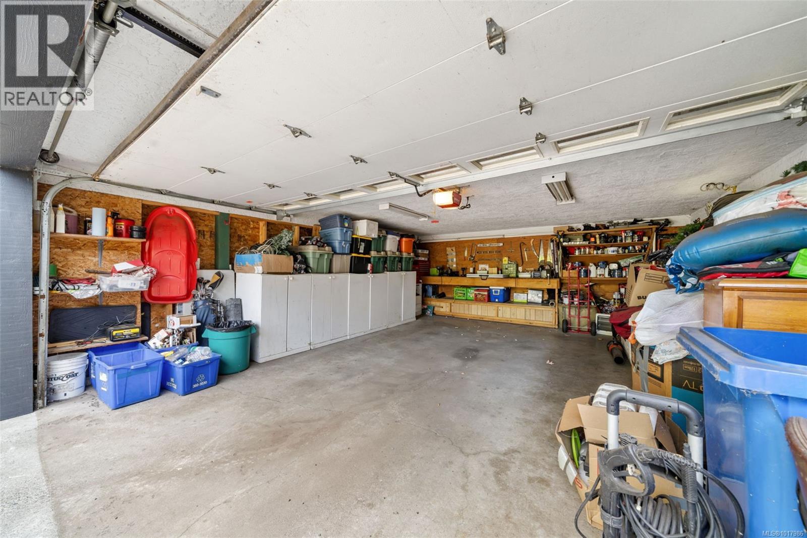 9168 West Saanich Rd, North Saanich