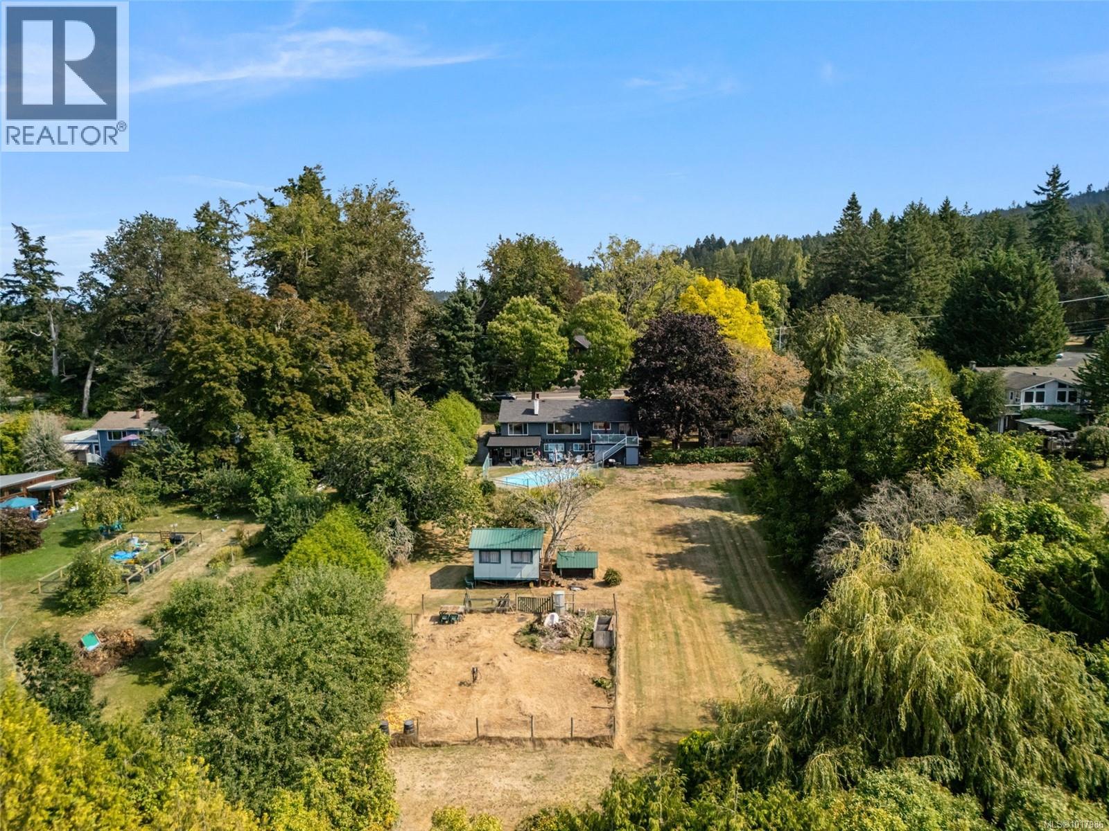 9168 West Saanich Rd, North Saanich