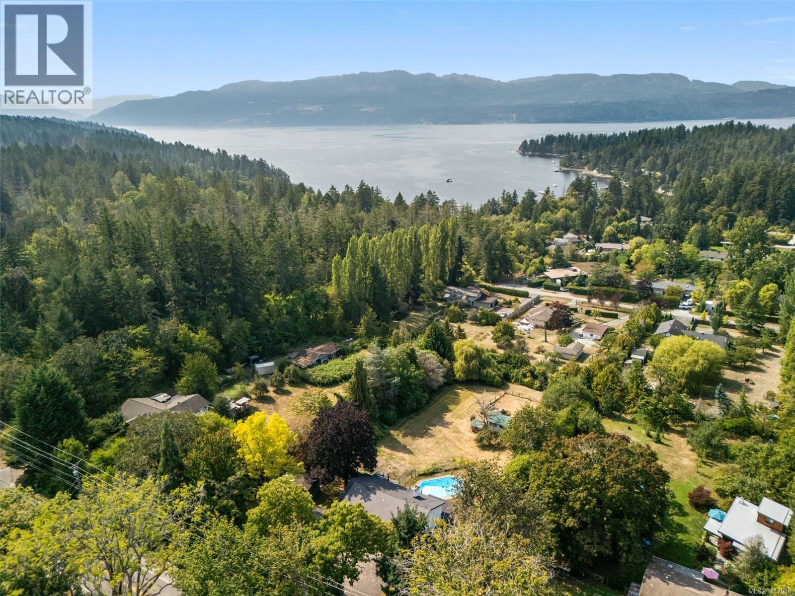 9168 West Saanich Rd, North Saanich