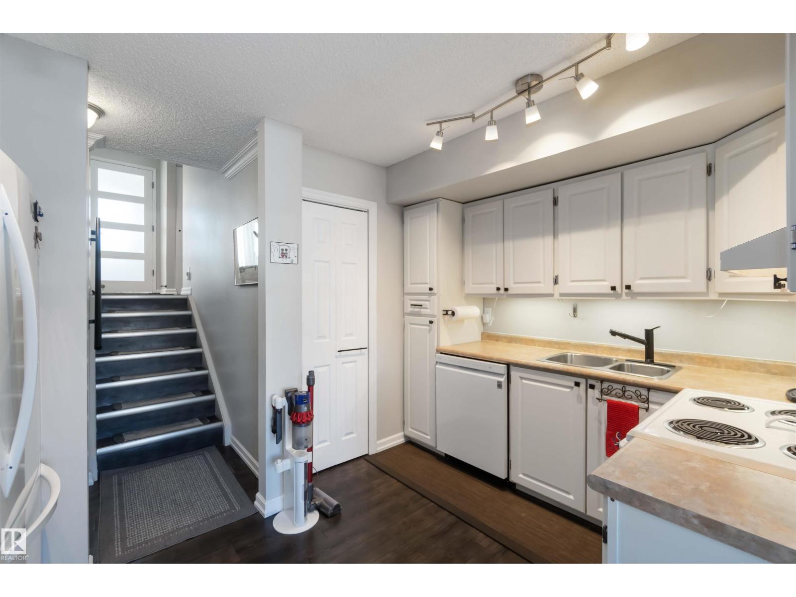 56 Grandview Ridge, St. Albert