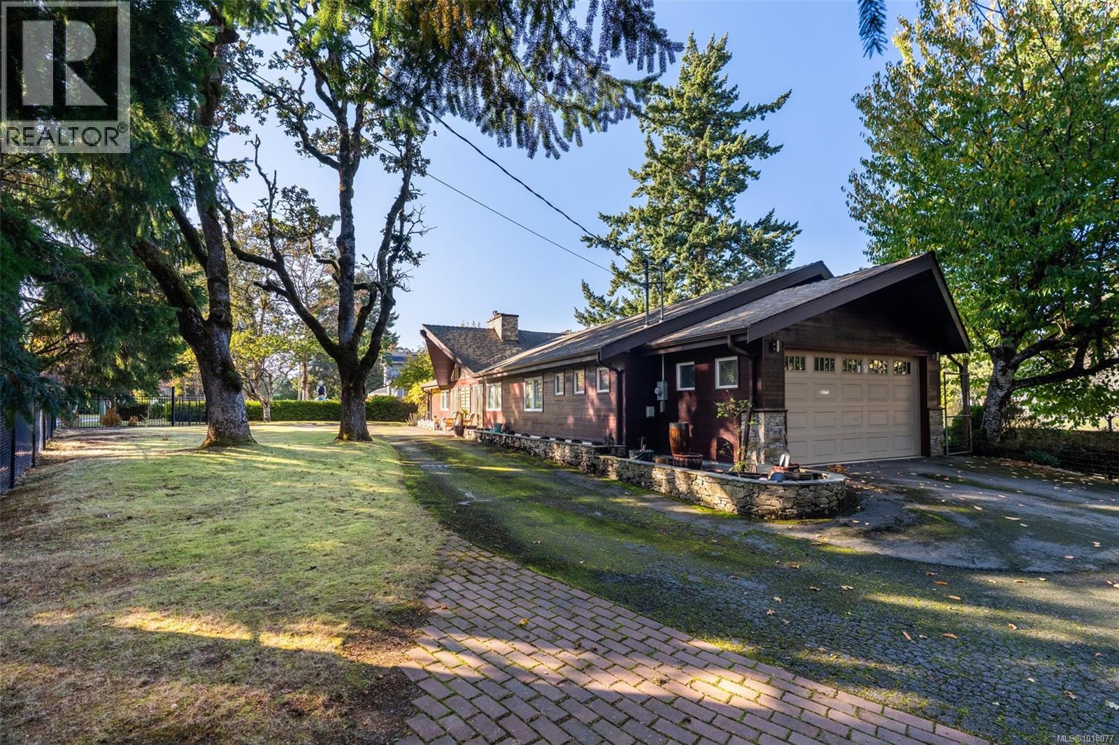 2200 Aldeane Avenue, Colwood