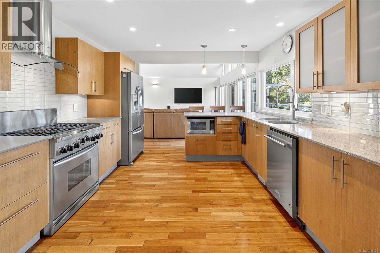 2200 Aldeane Avenue, Colwood