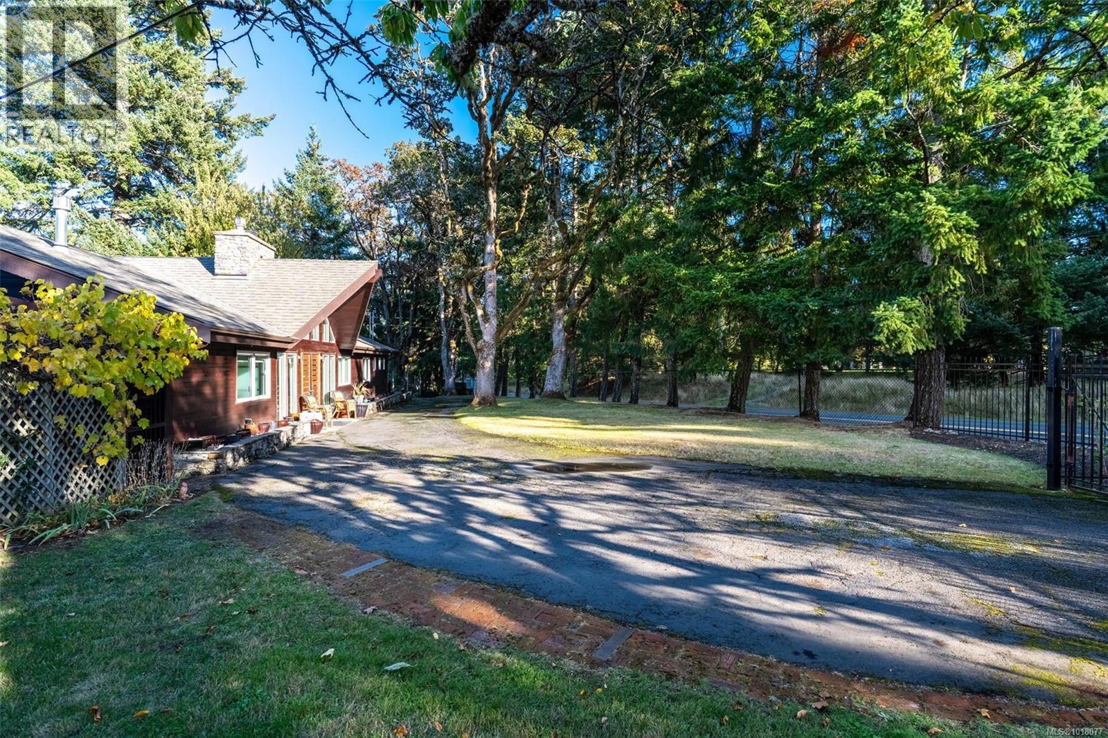 2200 Aldeane Avenue, Colwood