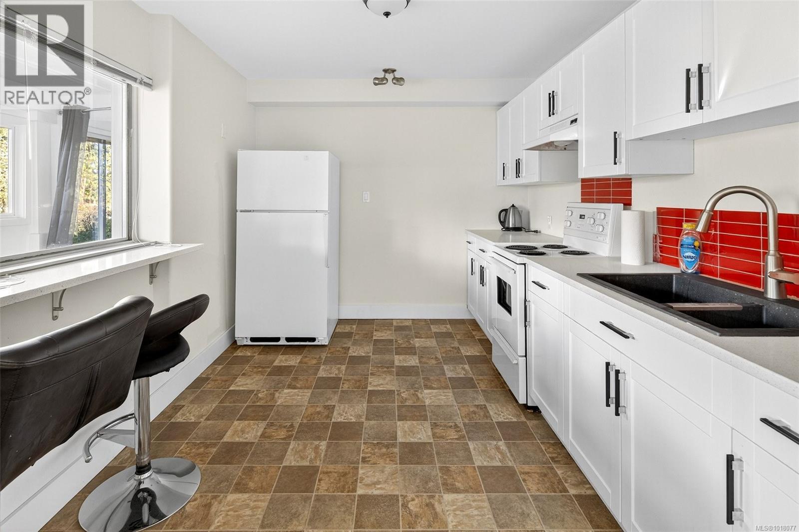 2200 Aldeane Avenue, Colwood