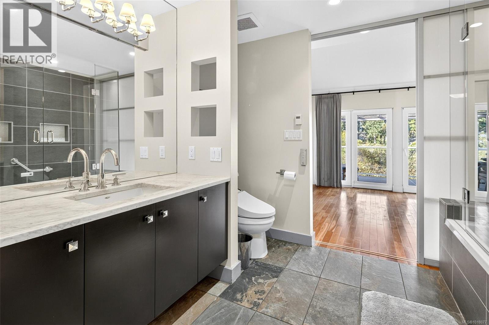 2200 Aldeane Avenue, Colwood