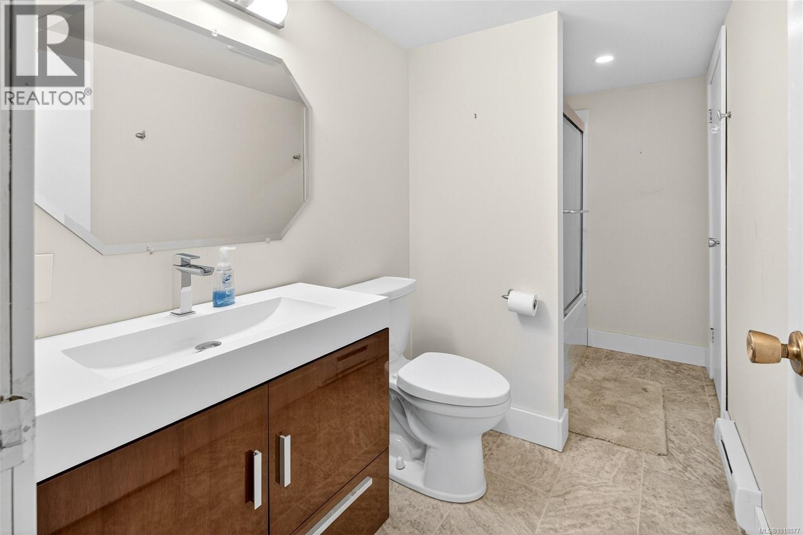 2200 Aldeane Avenue, Colwood