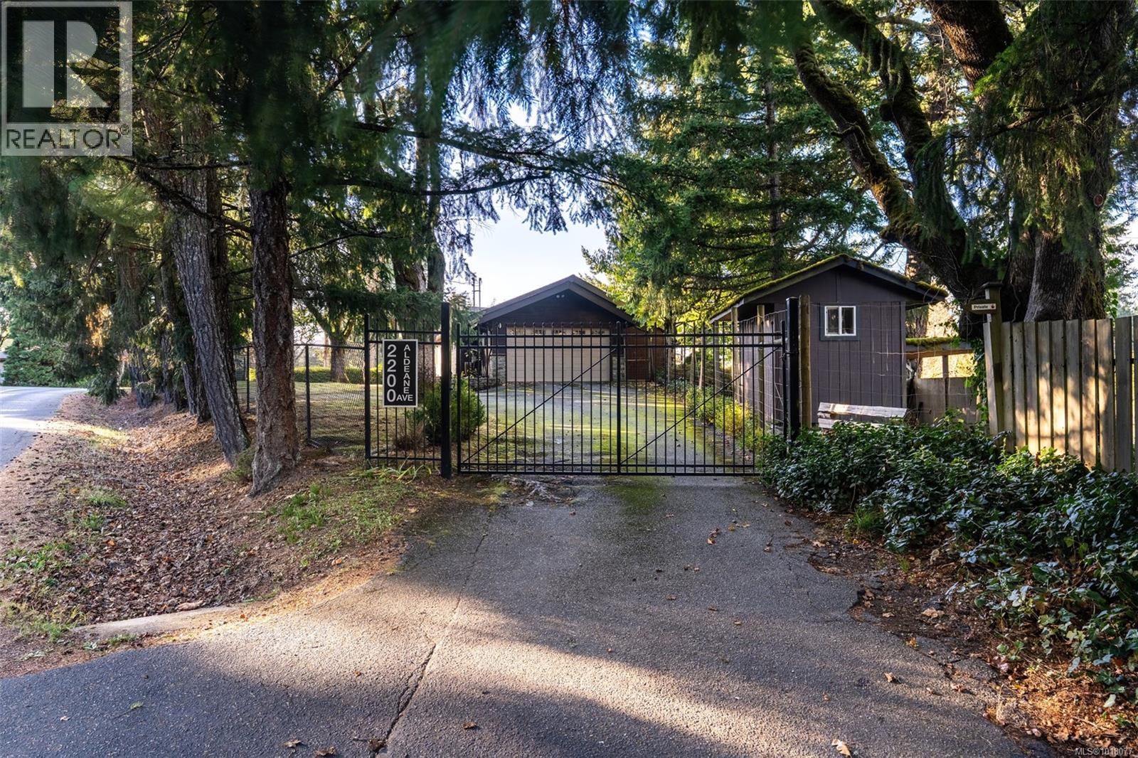 2200 Aldeane Avenue, Colwood