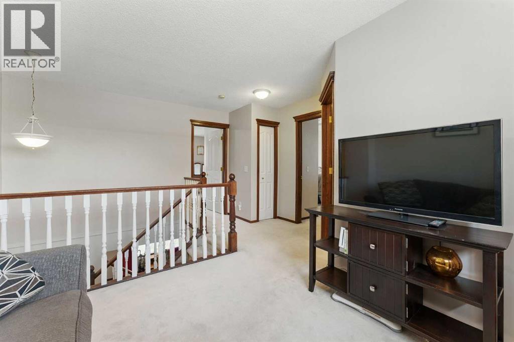 Single Family House for Sale in  Coral Cove NE Coral Springs Calgary 