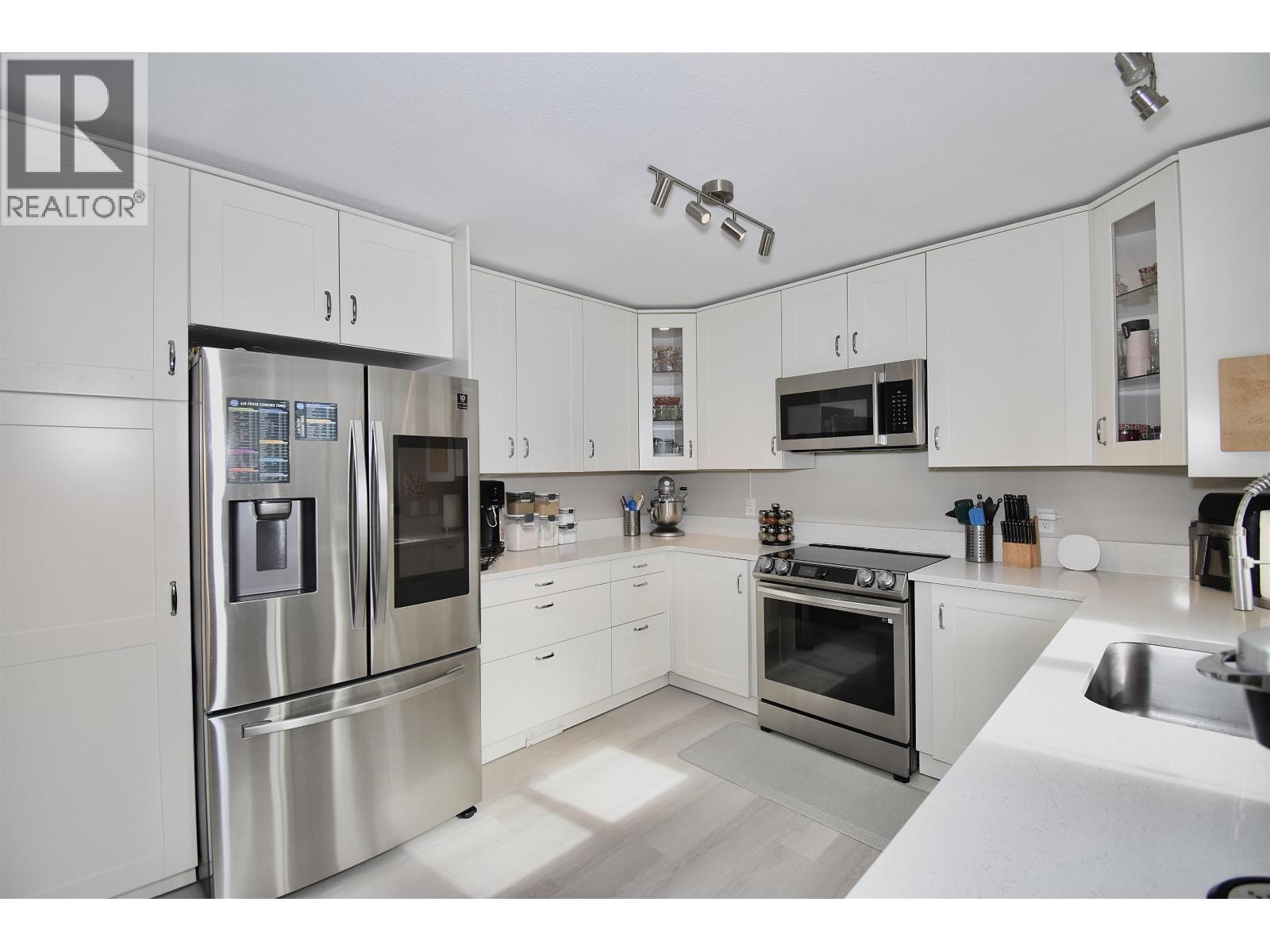 8086 DOGWOOD DRIVE, Halfmoon Bay