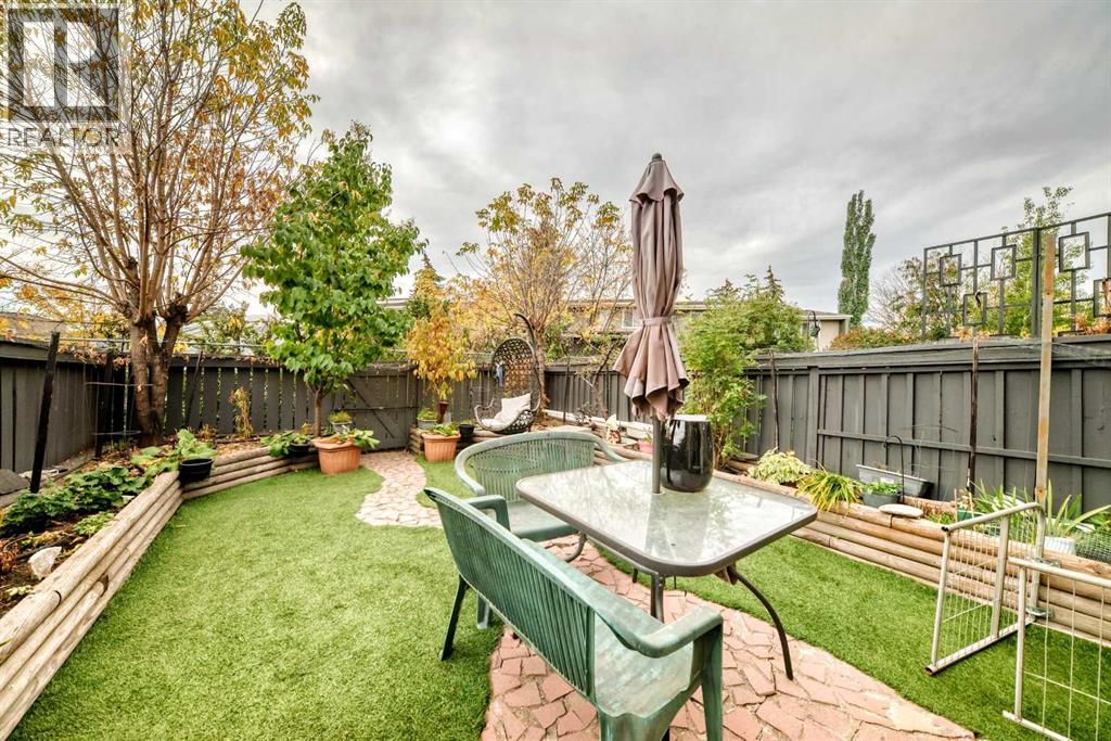 Single Family House for Sale in    Avenue NW Bowness Calgary 