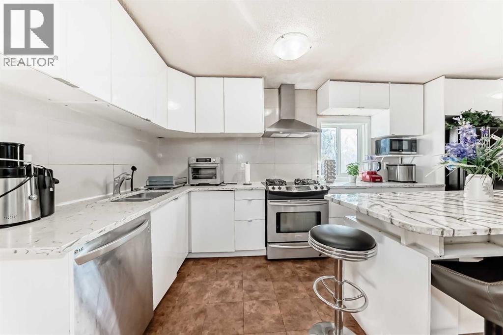 Single Family House for Sale in   Street NW Bowness Calgary 