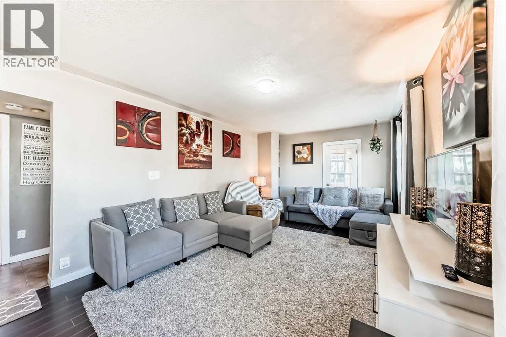 Single Family House for Sale in   Street NW Bowness Calgary 