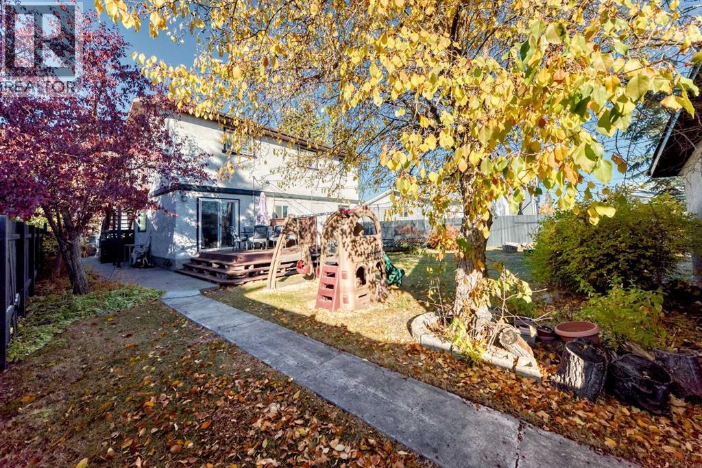 Single Family House for Sale in   Street NW Bowness Calgary 