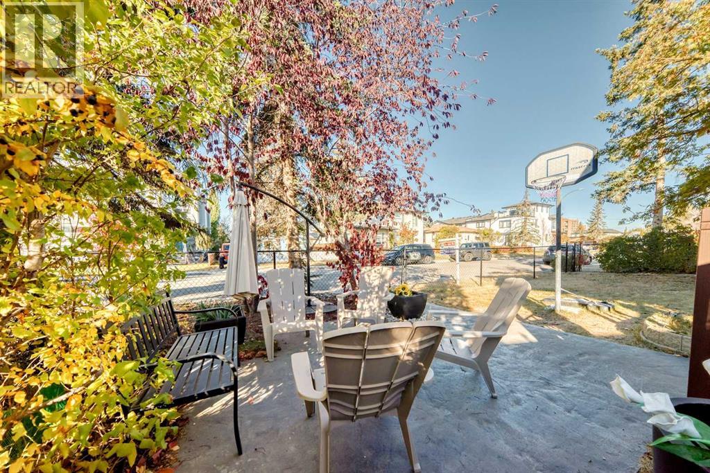 Single Family House for Sale in   Street NW Bowness Calgary 