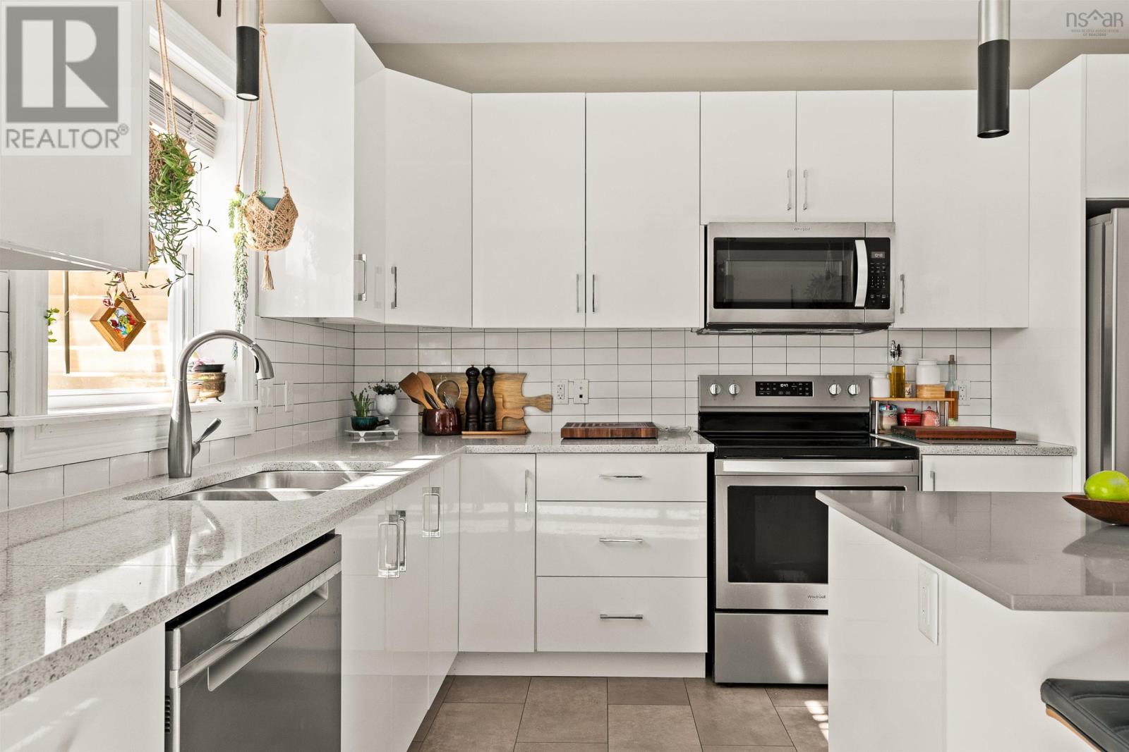 Property 14 of 43 of 146 Maple Grove Avenue