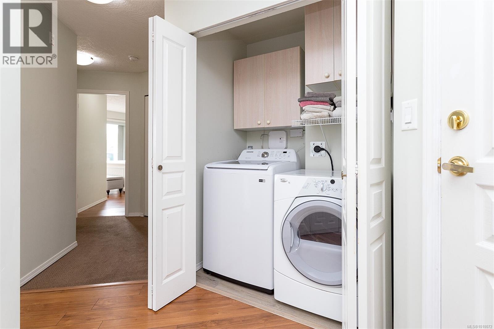 405 898 Vernon Avenue, Saanich