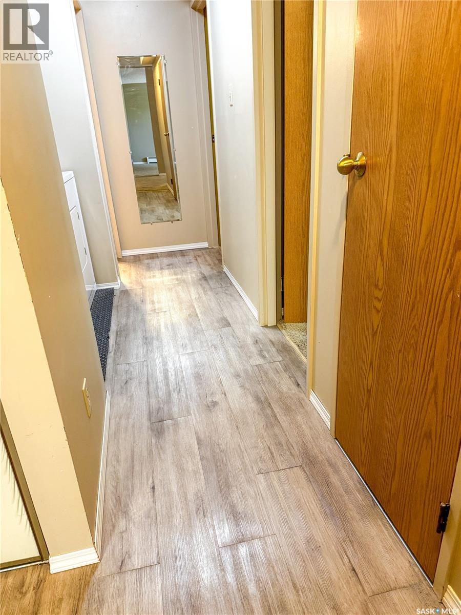 Single Family House Low rise for Sale in   th AVENUE NE Swift Current 