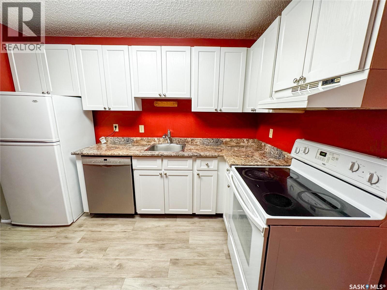 Single Family House Low rise for Sale in   th AVENUE NE Swift Current 