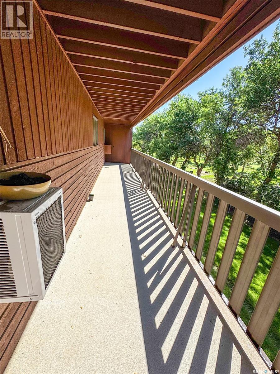 Single Family House Low rise for Sale in   th AVENUE NE Swift Current 