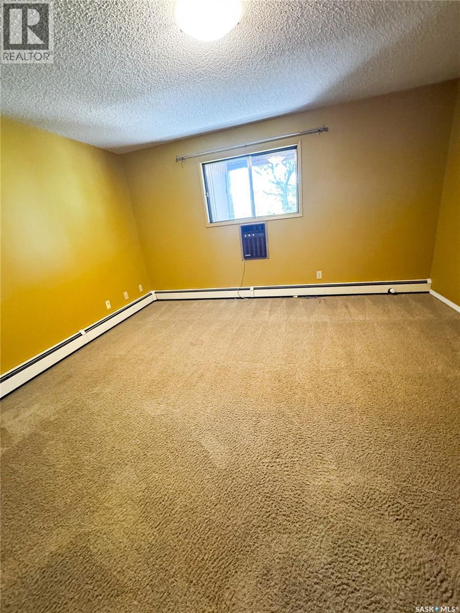 Single Family House Low rise for Sale in   th AVENUE NE Swift Current 