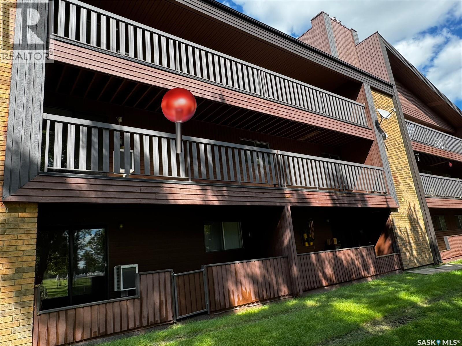 Single Family House Low rise for Sale in   th AVENUE NE Swift Current 