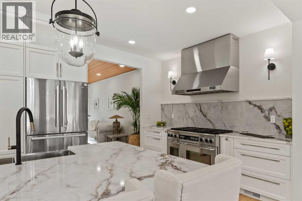 Single Family House Bi-level for Sale in  Uxbridge Drive NW University Heights Calgary 