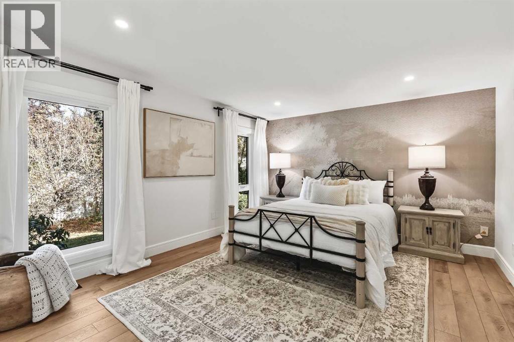 Single Family House Bi-level for Sale in  Uxbridge Drive NW University Heights Calgary 