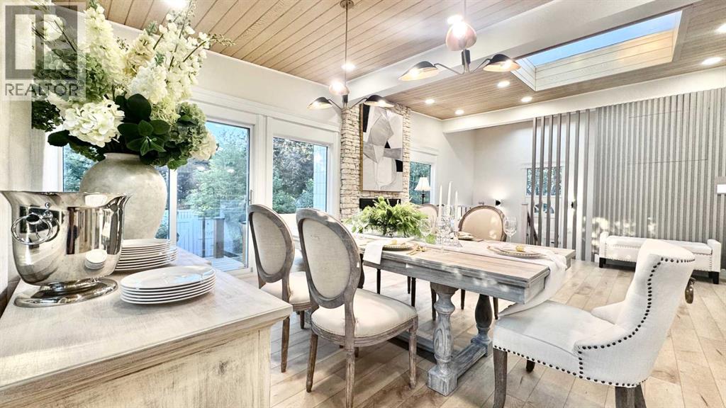 Single Family House Bi-level for Sale in  Uxbridge Drive NW University Heights Calgary 