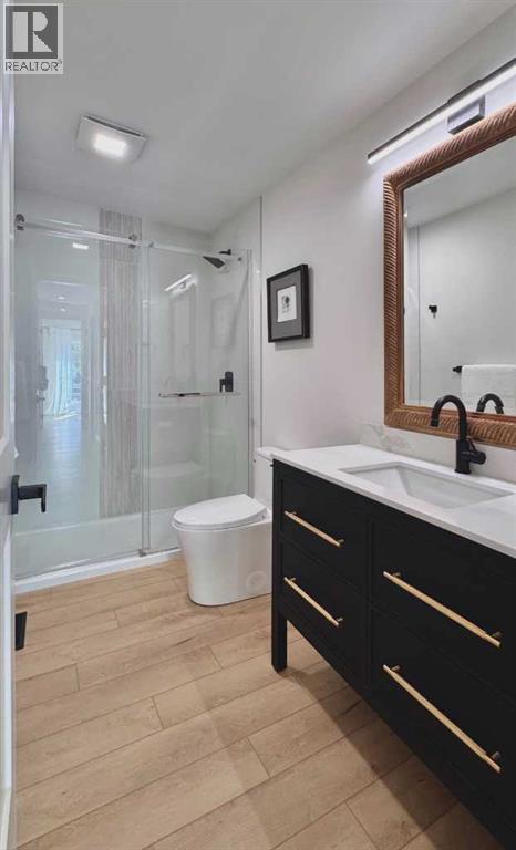 Single Family House Bi-level for Sale in  Uxbridge Drive NW University Heights Calgary 