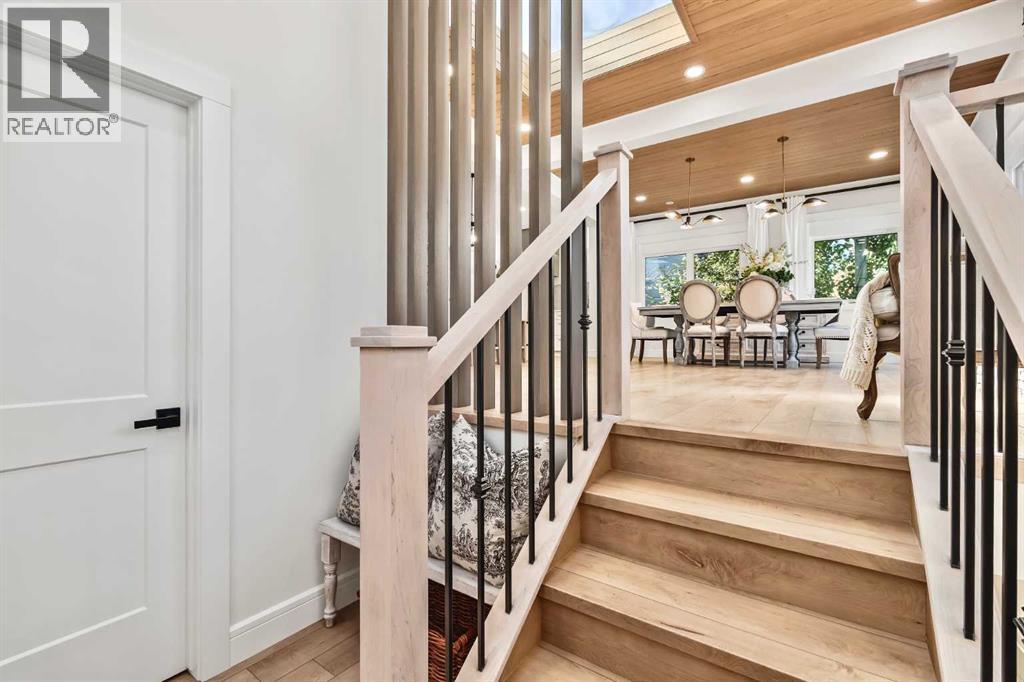 Single Family House Bi-level for Sale in  Uxbridge Drive NW University Heights Calgary 