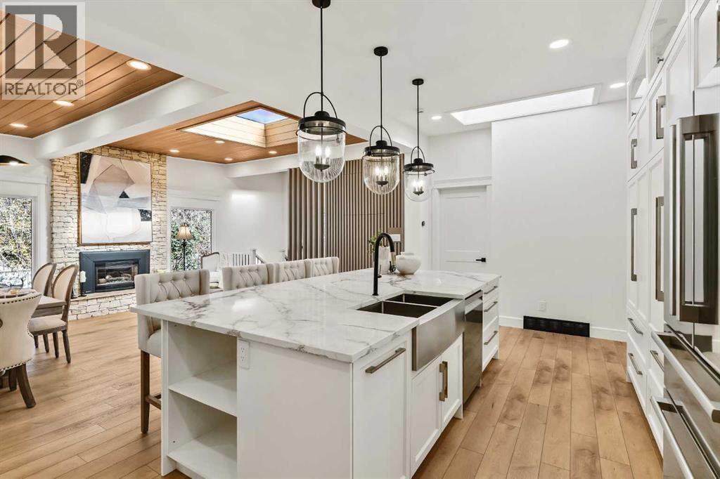 Single Family House Bi-level for Sale in  Uxbridge Drive NW University Heights Calgary 