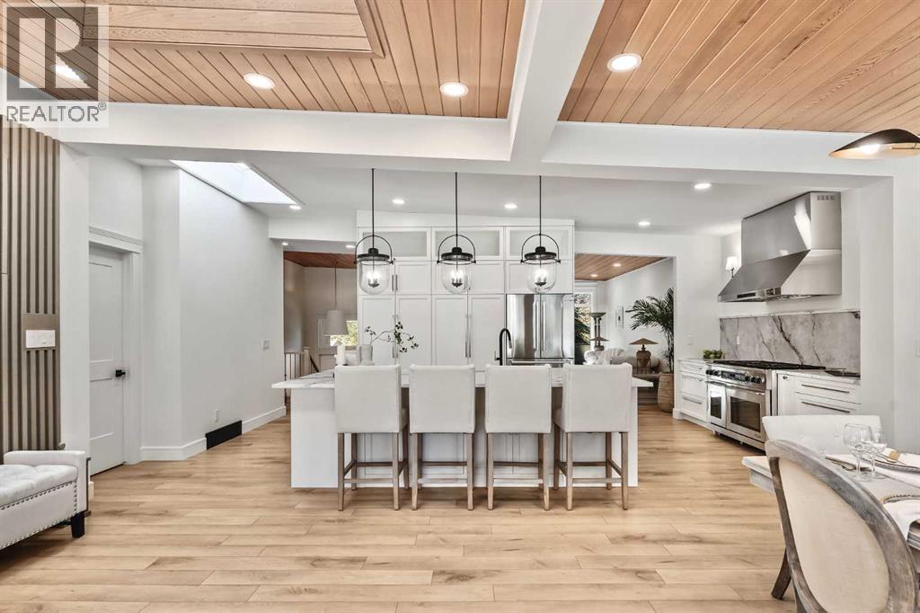 Single Family House Bi-level for Sale in  Uxbridge Drive NW University Heights Calgary 