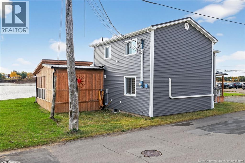 8 NORTH STREET - 8