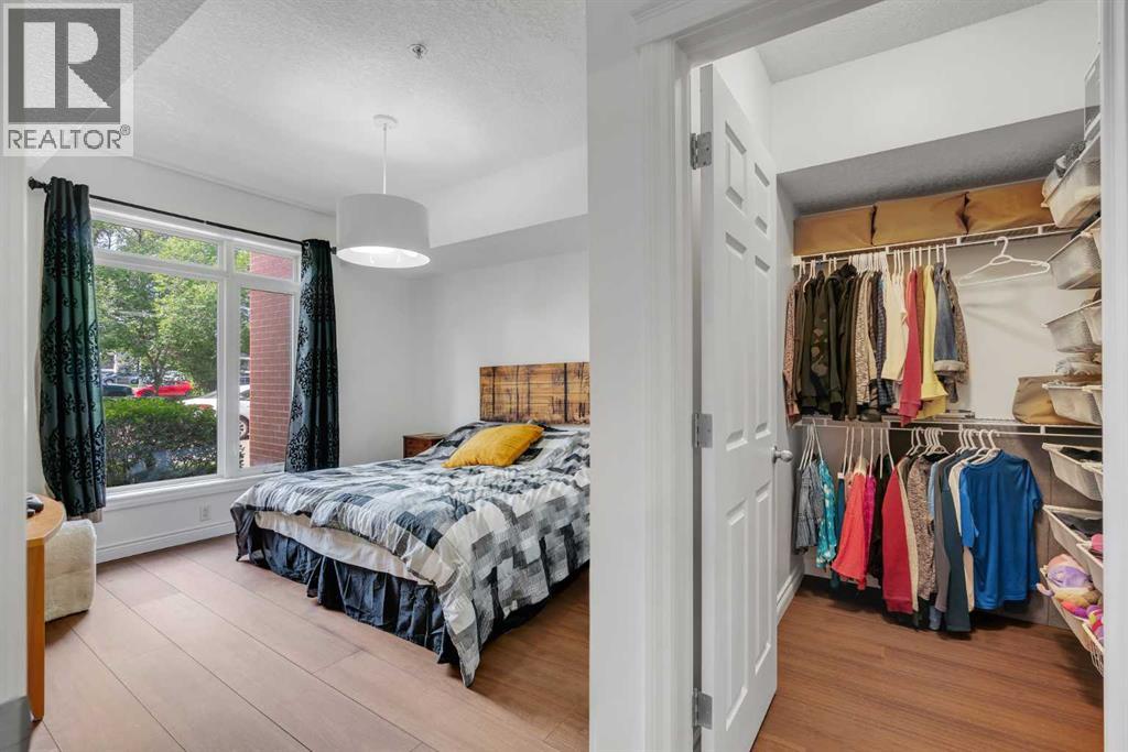 Single Family House for Sale in   Hemlock Crescent SW Spruce Cliff Calgary 