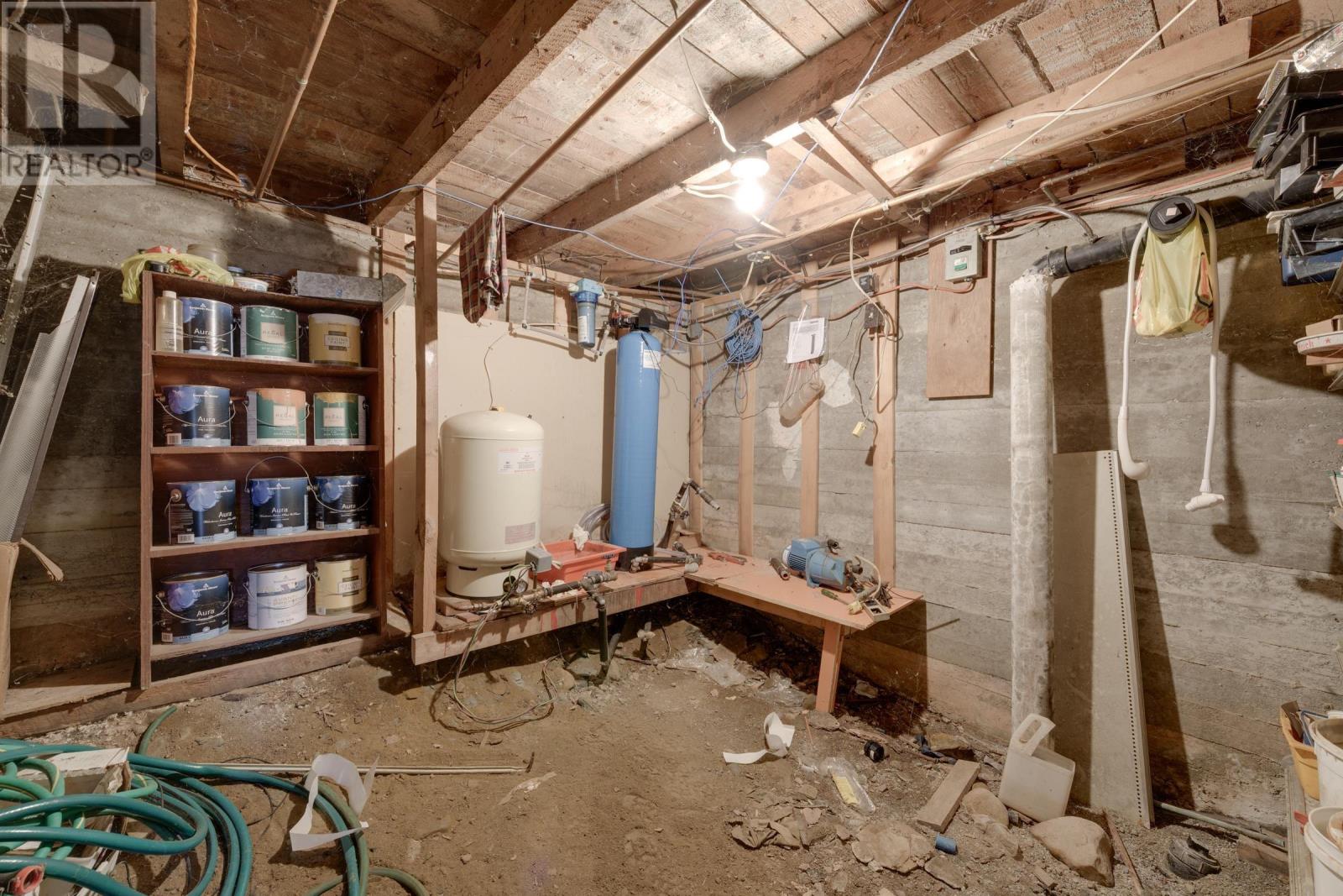 Property 17 of 50 of 18 Riverside Lane