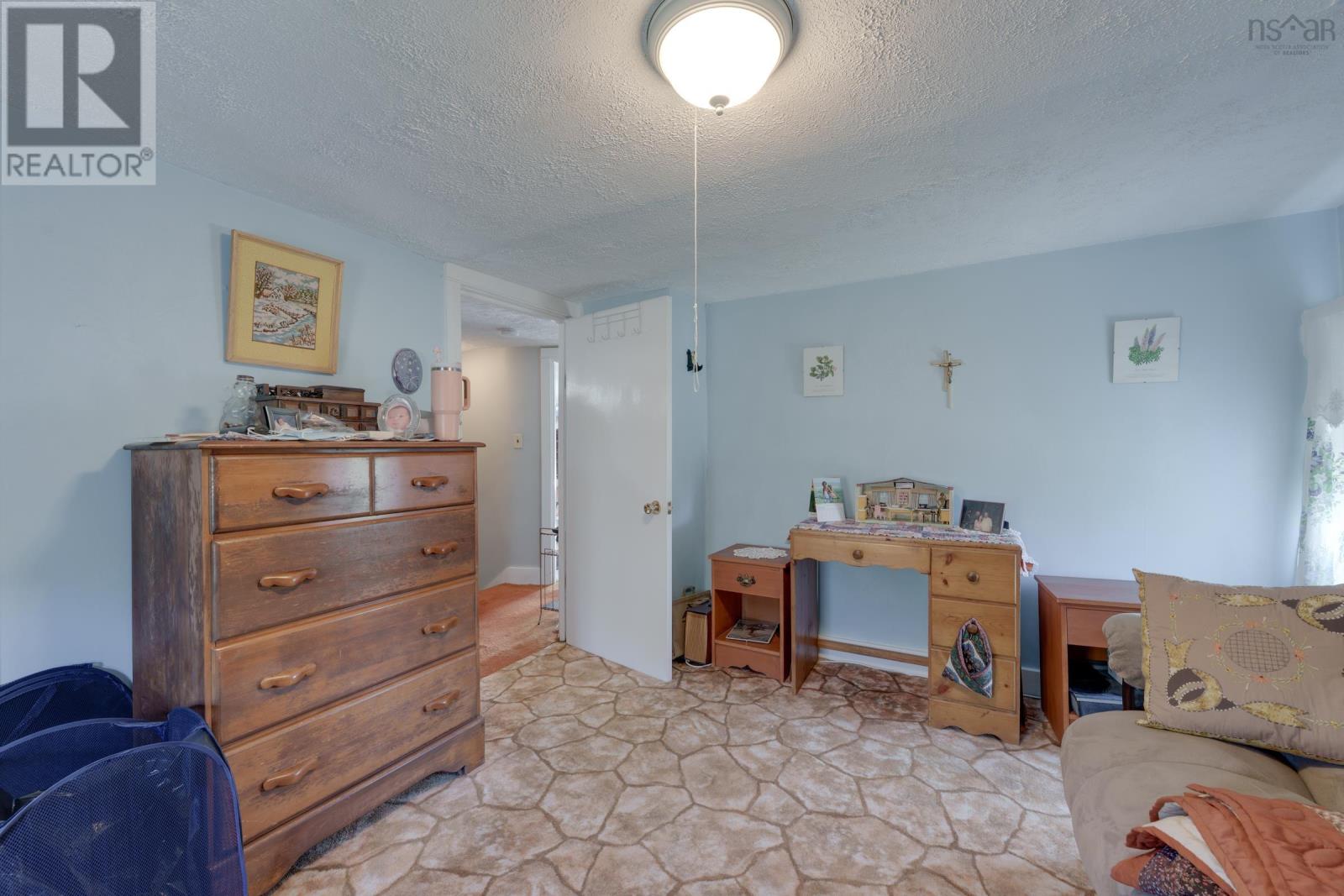 Property 25 of 50 of 18 Riverside Lane