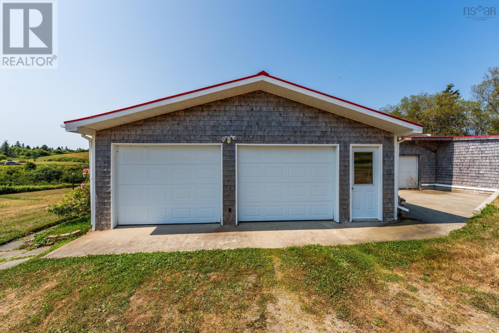 Property 39 of 50 of 18 Riverside Lane