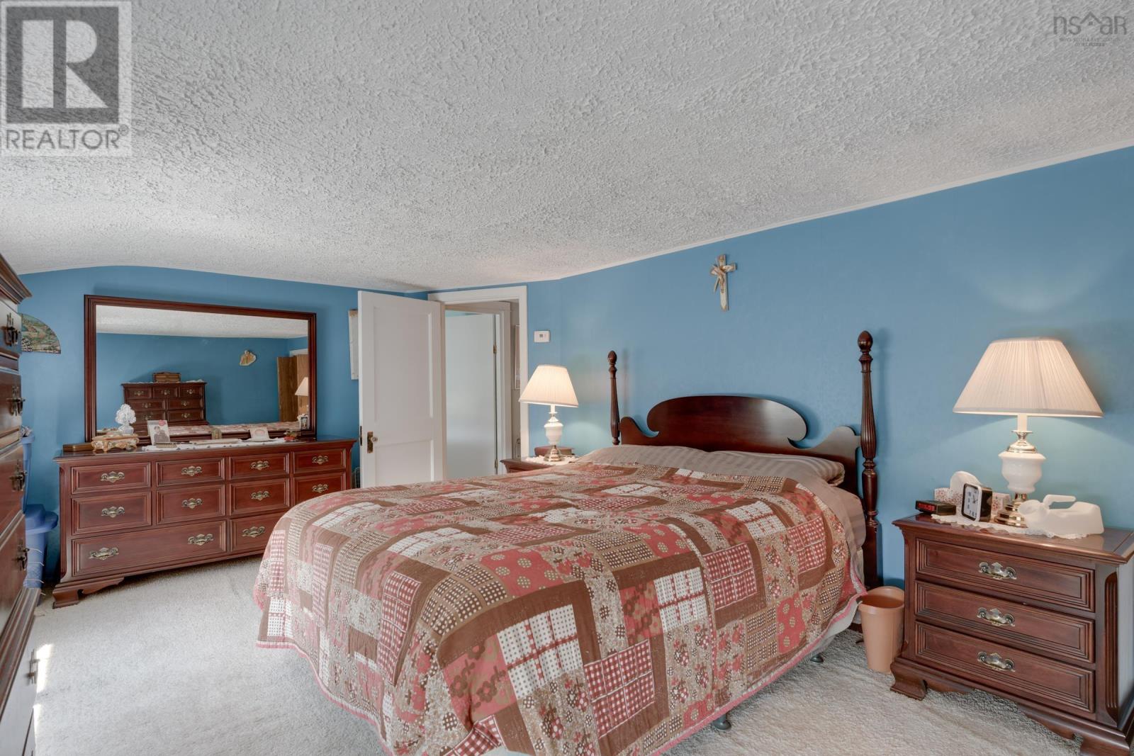 Property 19 of 50 of 18 Riverside Lane